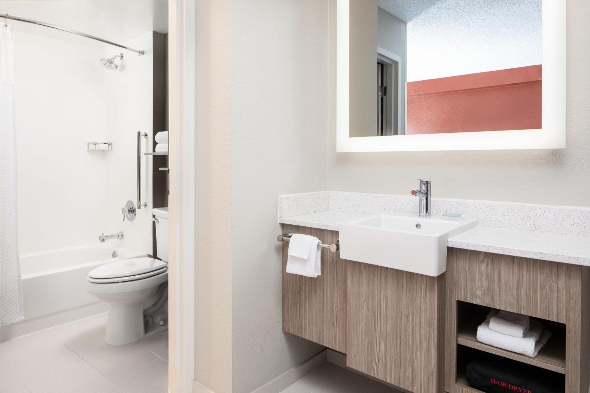 Springhill Suites By Marriott Dallas Downtown / West End Zewnętrze zdjęcie